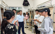 天美传媒
组织开展新学期查寝走访活动